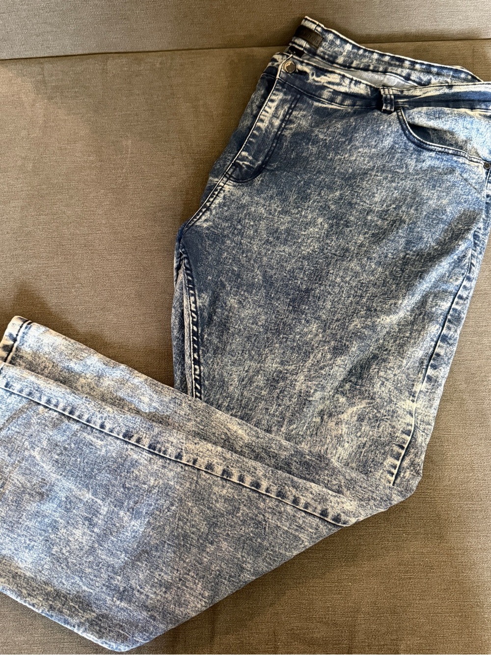 Relaxed Fit Acid-Wash Blue Men's Jeans